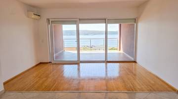 Thumbnail von Maisonette apartment with sea view, two terraces, and garage