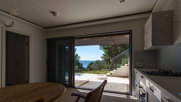 Thumbnail von Charming house with sea view in a quiet bay, only 90 meters to the sea