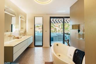 Thumbnail von Newly built luxury villa with heated infinity pool, elevator, and sea view