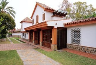 Luxus-Villa in Cortijo Blanco R2762852 