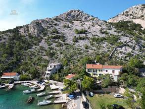 Thumbnail von Semi-detached house in the first row to the sea with boat dock (usage), garden, and garage