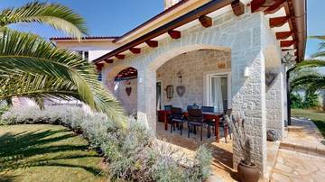 Thumbnail von Detached house with a swimming pool, sea view, and a separate konoba in the Mediterranean garden.