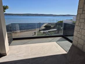 Penthouse in first row to the sea with five bedrooms and sea view