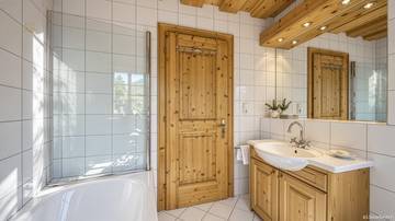Thumbnail von Spacious apartment with a beautiful view in a central location