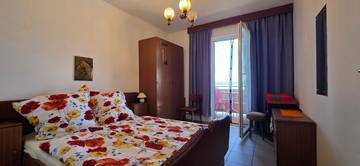 Thumbnail von Apartment with panoramic sea view, terrace, and balcony in a quiet cul-de-sac
