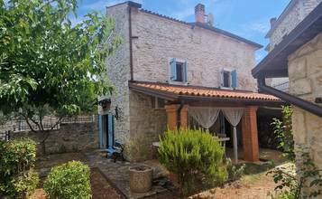 Authentic Istrian stone house with garden and sea view