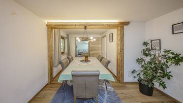 Thumbnail von Spacious multi-family house with 3 apartments