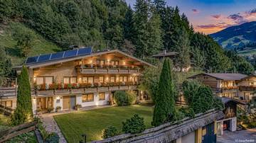 Spacious multi-family house with 3 apartments