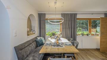 Thumbnail von Spacious multi-family house with 3 apartments