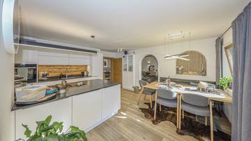 Thumbnail von Spacious multi-family house with 3 apartments