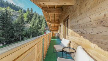 Thumbnail von Spacious multi-family house with 3 apartments