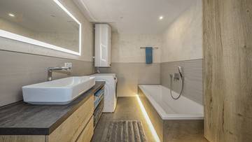 Thumbnail von Spacious multi-family house with 3 apartments
