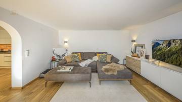 Thumbnail von Spacious multi-family house with 3 apartments