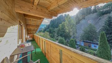 Thumbnail von Spacious multi-family house with 3 apartments