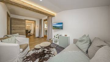 Thumbnail von Spacious multi-family house with 3 apartments
