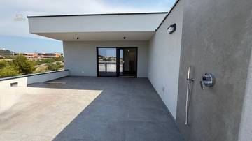 Thumbnail von Modern maisonette apartment with roof terrace and panoramic sea view