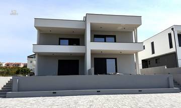 Thumbnail von Modern maisonette apartment with roof terrace and panoramic sea view