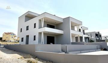 Thumbnail von Modern maisonette apartment with roof terrace and panoramic sea view