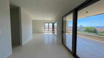 Thumbnail von Newly built penthouse with panoramic views of the sea and city, elevator, and two parking spaces.