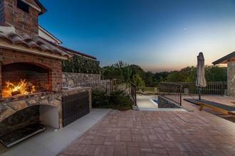 Thumbnail von High-quality stone house with swimming pool and sea view