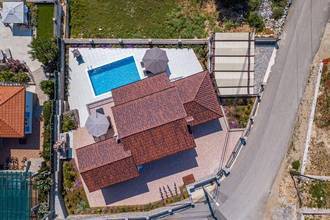 Thumbnail von High-quality stone house with swimming pool and sea view