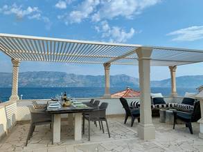Thumbnail von House with 6 apartments, sea view, and large terrace only 65 meters from the sea