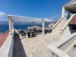 Thumbnail von House with 6 apartments, sea view, and large terrace only 65 meters from the sea