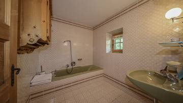 Thumbnail von Historic farmhouse in green peaceful location