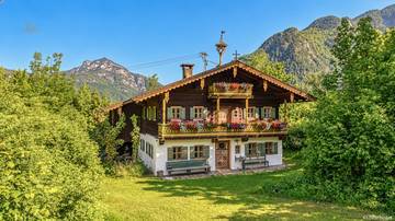 Thumbnail von Historic farmhouse in green peaceful location