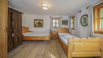 Thumbnail von Historic farmhouse in green peaceful location