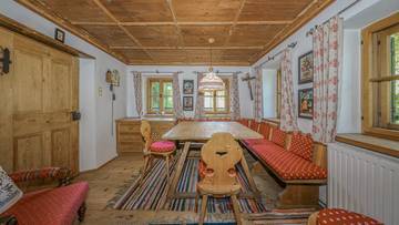 Thumbnail von Historic farmhouse in green peaceful location