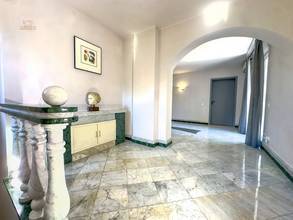 Thumbnail von Spacious villa with swimming pool, private tennis court, and sea view