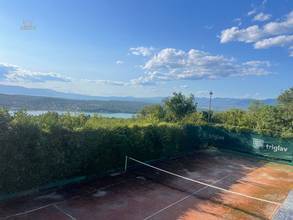 Thumbnail von Spacious villa with swimming pool, private tennis court, and sea view