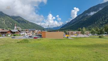 Thumbnail von Building permit-approved residential and commercial building with 16 units