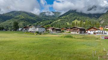 Thumbnail von Building permit-approved residential and commercial building with 16 units