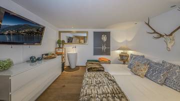 Thumbnail von Exclusive corner house in sunny peaceful location