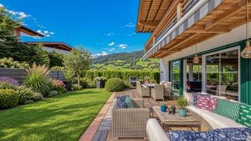 Thumbnail von Exclusive corner house in sunny peaceful location