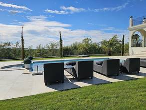 Thumbnail von Luxurious new build villa with pool, sauna, and panoramic sea view