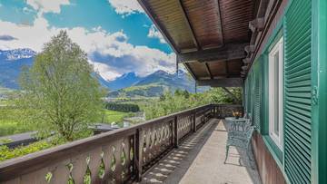 Thumbnail von Golf-in/Golf-out country house in sunny prime location