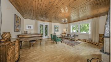 Thumbnail von Golf-in/Golf-out country house in sunny prime location