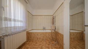 Thumbnail von Golf-in/Golf-out country house in sunny prime location