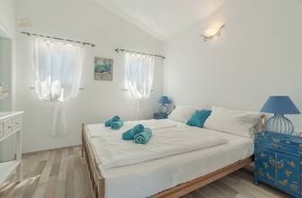 Thumbnail von Charming villa with swimming pool and sea view