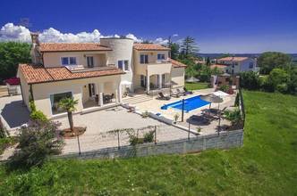 Thumbnail von Charming villa with swimming pool and sea view