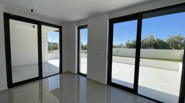 Thumbnail von Newly built semi-detached house with sea view, garden, and two parking spaces.