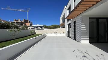 Thumbnail von Newly built semi-detached house with sea view, garden, and two parking spaces.