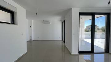 Thumbnail von Newly built semi-detached house with sea view, garden, and two parking spaces.