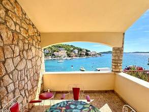 Thumbnail von Traditional house with sea view in the first row to the sea