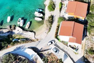 Thumbnail von Multi-family house in first line to the sea