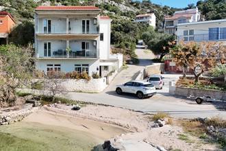 Thumbnail von Multi-family house in first line to the sea