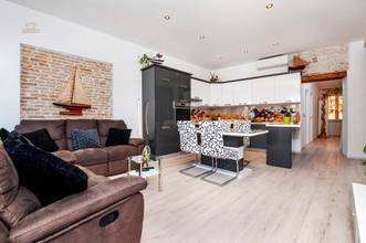 Thumbnail von Renovated apartment with sea view in the historic center